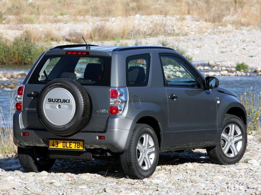  Suzuki Grand Vitara 3-Door 2005 года  (фото 8 из 13)